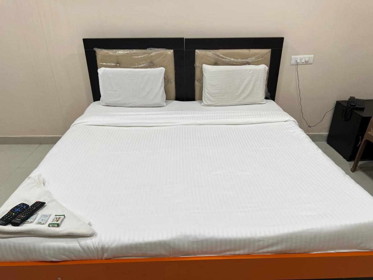 5 Star Grand Hotel Shamshabad Exterior foto